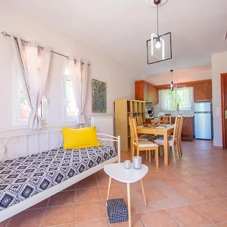 Alavastros Maisonettes Near 3 Sandy Beaches Holiday home